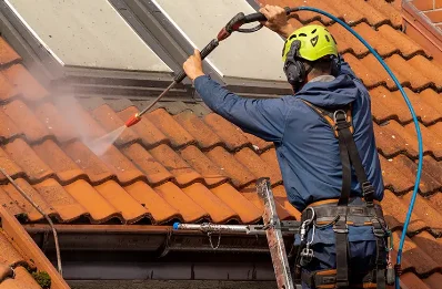Démoussage et hydrofuge de toiture à Fluquières